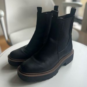 Sam Edelman Chelsea Lug-sole Boot